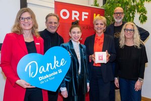Rektorin Astrid Körner (Diakonie de La Tour), Andreas Frei (Tonmischung), Clara Diemling (Sprecherin), Landesdirektorin Karin Bernhard (ORF Kärnten), Robert Schabus (Gestalter) und Tatjana Sleik (Regieassistenz und Redaktion). Foto: ORF/Dieter Arbeiter