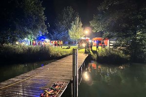 Insgesamt waren über 80 Einsatzkräfte im Einsatz, darunter 15 Einsatztaucher. Foto: Scherwitzl, ÖA-Team BFKdo Klagenfurt-Land