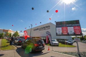 Carlovers Klagenfurt: Autos gehören in die Waschstraße, nicht auf den Friedhof. Foto: Carlovers Klagenfurt