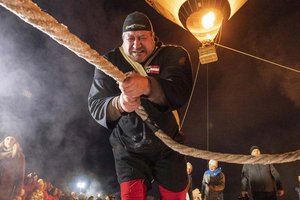 Zuletzt war Martin Hoi 2020 in Filzmoos zu Gast, als er einen Weltrekord im Herunterziehen eines Heißluftballons aufstellte. Foto: Christian Fischbacher 