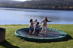 Trampolin-Workout: Fitness und Spaß für die ganze Familie