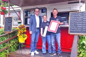 Wirtschaftskammer würdigt Tramway-Wirte: Familie Antonitsch feiert 20 Jahre Unternehmertum. Foto: zVG
