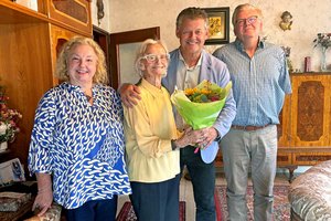 Bürgermeister Christian Scheider gratulierte Pauline Goritschnig mit Nichte und Gatten zum besonderen Geburtstagsjubiläum. Foto: Büro Bürgermeister Scheider