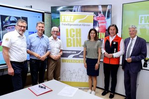 Pressekonferenz „Haus der Sicherheit/Freiwilligenzentrum. Markus Hudobnik, LR Daniel Fellner, Walter Gitschthaler, Karin-Antonia Winkler-Reischütz, Hannes Gütler, LH Peter Kaiser. Foto: LPD Kärnten/Kuess
