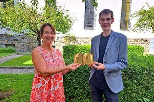 Mit 1. September übergibt Anneliese Michael, die in den vergangenen zehn Jahren die Dreikönigsaktion Kärnten leitete, ihre Aufgaben an Nachfolger David Hofer. Foto: DKA