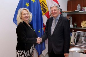 AAU-Rektorin Ada Pellert und LH Peter Kaiser. Foto: LPD Kärnten/Didi Wajand