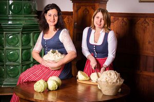 Michaela und Marion vom Wurzerhof. Foto: SPAR/gleissfoto 