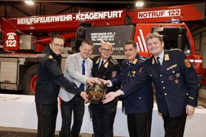 Stadt Klagenfurt verlieh Feuerwehrehrenenzeichen. Foto: StadtKommunikation/Wajand