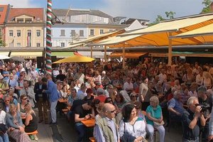 75 Jahre Benediktinermarkt: Großes Fest mit Festzug, Bierkutsche und Erntesegen. Foto: Mein Klagenfurt/Archiv