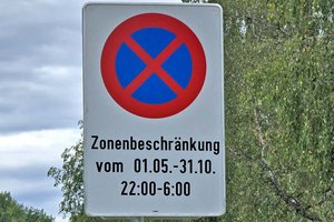 Halten und Parken während Nachtstunden verboten. Foto: Mein Klagenfurt