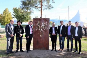 Erinnerungsort für ehemaligen Sportpark Klagenfurt Geschäftsführer Gert Unterköfler eingeweiht. Foto: StadtKommunikation/Christian Rosenzopf