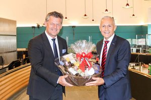  Bürgermeister Christian Scheider dankte im heutigen Stadtsenat Herrn Vizebürgermeister Christian für die langjährige gute Zusammenarbeit. Foto: StadtKommunikation