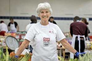 „Team Österreich Tafel“ stellt Vertriebenen Essenspakete zur Verfügung. Foto: roteskreuz.at/kaernten