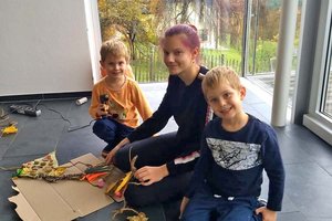 Lenja sammelt beim Familienpraktikum wertvolle praktische Erfahrungen. Foto: kk/privat