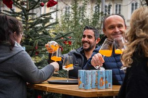 Der „magdas Weihnachtsstand“ verspricht gesellig-gemütliche Momente mit lieben Menschen. Foto: Johannes Leitner/Caritas