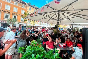 Public Viewing um 4 Uhr früh: Bar Italia zeigt Österreich gegen Algerien live. Foto: zVg
