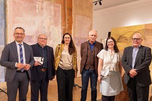 „Der unsterbliche Apfel“: Neue Ausstellung im Künstlerhaus. Foto: StadtKommunikation / Zangerle