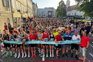 Rund 2.000 Läuferinnen und Läufer nahmen am Klagenfurter Altstadtlauf 2026 teil. Dieser war erstmalig einen Tag vor der Veranstaltung komplett ausgebucht. Foto: Florian Pessentheiner