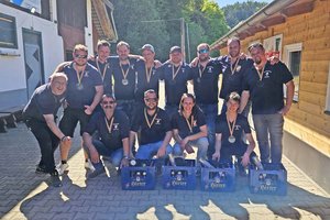 Erste Ebenthaler Blaulicht-Birkenstock-Olympiade in der Buschenschenke Mörtl. Foto: C. Orasch 