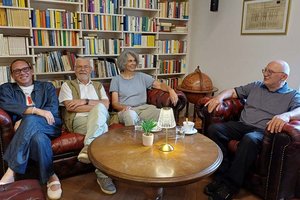 Der Geschichtsverein lädt ein ins Café „Fürstlich im Museum“: Martin Stermitz, Wilhelm Deuer, Renate Jernej und Direktor Wilhelm Wadl. Foto: Geschichtsverein/Heidi Rogy