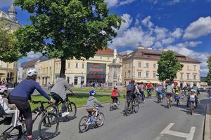 Radfahrende Kinder und Familien erobern wieder die Klagenfurter Straßen. Foto: Mein Klagenfurt