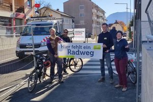 Radlobby kritisiert fehlenden Radweg zur und von der Bahnunterführung Waidmannsdorf. Foto: zVg