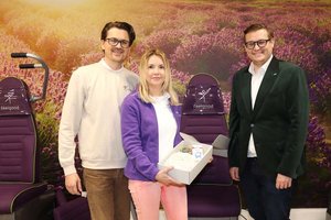 Wirtschaftsreferent Stadtrat Julian Geier gratulierte Corinna und Michael Gruber zur Eröffnung des ersten Feelgood Centers in ganz Kärnten. Foto: StadtKommunikation / Buchner