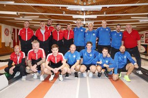 Gemeinschaftsfoto BBSV Wien, KSK Klagenfurt-Magdalensberg und der Int. Schiedsrichter Hans Jesenko (ganz rechts im Bild). Foto: KSK Klagenfurt-Magdalensberg