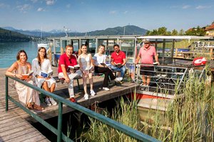 Direktorin Susanne Kißlinger & AK-Präsident Günther Goach am  AK Bücherboot am Wörthersee. Foto: AK Kärnten