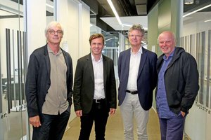 Vizebürgermeister Ronald Rabitsch mit dem stellvertretenden Leiter der Klagenfurter Stadtplanung, DI Georg Wald, sowie Architekt Peter Riepl und Architekt Peter Lorenz vom Gestaltungsbeirat. Foto: StadtKommunikation/Hannes Krainz