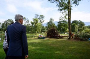 LH Kaiser drückte Hinterblieben der verstorbenen Kinder sein tiefstes Mitgefühl aus. Foto: LPD Kärnten/Varh