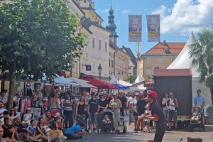 Gaukler, Straßenkünstler und Musiker verzauberten die Klagenfurter Innenstadt. Foto: SK/Glinik