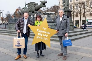 Bürgermeister Christian Scheider, Stadtmarketing-Leiterin Inga Horny und Wirtschaftsreferent Stadtrat Max Habenicht zogen gemeinsam Bilanz. Foto: StadtKommunikation/Kulmer