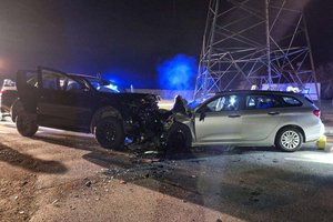 Ebenthal: 17-jähriger Autofahrer geriet in Gegenverkehr. Foto: FF Ebenthal