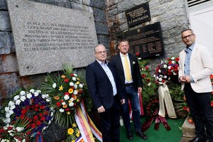 Internationale Gedenkveranstaltung am Loiblpass; mit u.a. Kai Kühnel (2. Bgm. von Dachau), Klagenfurts Bgm. Christian Scheider und StR. Franz Petritz. Foto: LPD Kärnten/Wajand