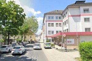 Beim Elisabethinen-Krankenhaus kommt eine Ampelanlage. Foto: Google Street View