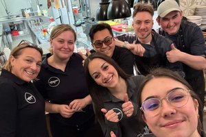 Das Team vom magdas LOKAL freut sich schon auf den TV-Auftritt: Foto: magdas LOKAL