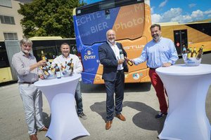 In Klagenfurt verkehrt jetzt ein Hirter Bier Linienbus. Foto: Helge Bauer