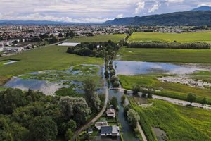 Hochwasser entlag der Sattnitz. Foto: StadtKommunikation / Archiv