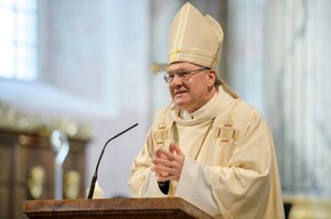 Kärntner Finanzstrafbehörde will Verfahren gegen Bischof Alois Schwarz weiterführen. Foto: Mein Klagenfurt