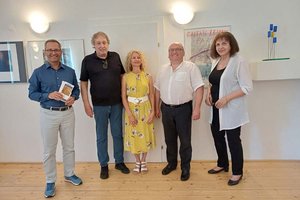 Kulturstadtrat Mag. Franz Petritz und Kulturabteilungsleiter Mag. Alexander Gerdanovits mit Ausstellungskurator DI Ludwig Riedmann sowie Marilene Novak und Anna Elisabeth Ozegovic vom Kulturforum AMORC. Foto: Büro Stadtrat Petritz