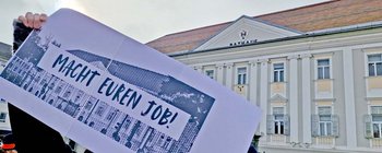 Protestaktion „Uns reicht's“ vor dem Klagenfurter Rathaus