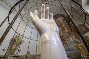 „Die Unschuldsvermutung“ von Brandy Brandstätter in der Burgkapelle des MMKK. Foto: Ferdinand Neumüller
