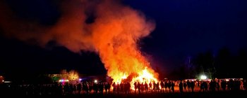 Weithin sichtbar: Das Osterfeuer an der Alten Stadtgrenze