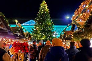 Christkindlmarkt rund um den Lindwurm