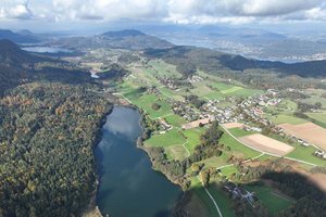 50 Jahre Seenforschung in Kärnten. Im Vordergrund der Rauschelesee. Foto: Kärntner Institut für Seenforschung