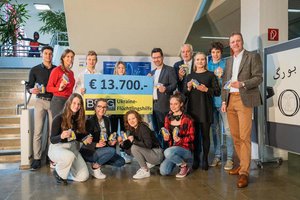 BORG Klagenfurt spendete 13.700 Euro für die Ukraine-Hilfe der Caritas Kärnten. Foto: Johannes Leitner/Caritas