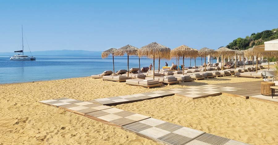 Im Sommer mit Springer Reisen direkt von Klagenfurt nach Skiathos