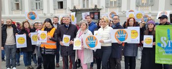 Protest gegen Frauenmorde am Neuen Platz, vor dem Rathaus in Klagenfurt.