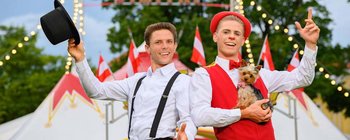 Zwei Brüder aus Maria Saal, Zirkusdirektor Dimitri und Clown Leon, verzaubern wieder Groß und Klein, in ihrem selbst entworfenen Zirkuszelt.